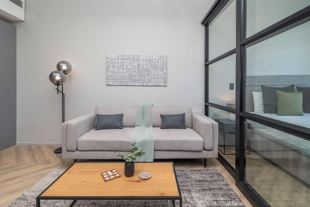 Apartment Spacious One Bed *